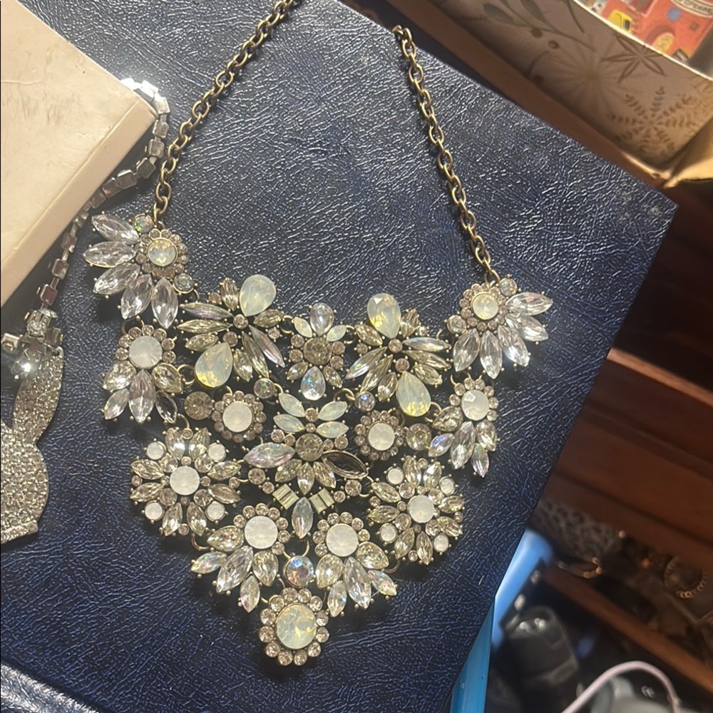 Elegant Gold and Silver Floral Necklace